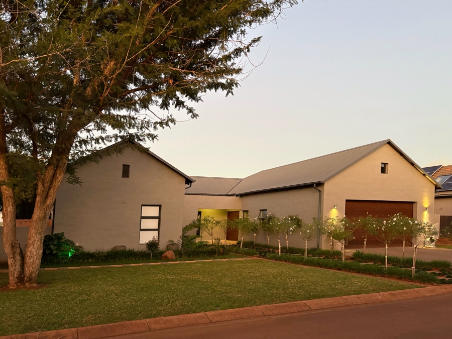5 Bedroom Property for Sale in The Coves North West
